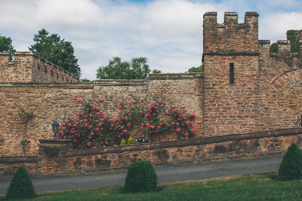 Rowton Castle Hotel Cardeston Exterior foto